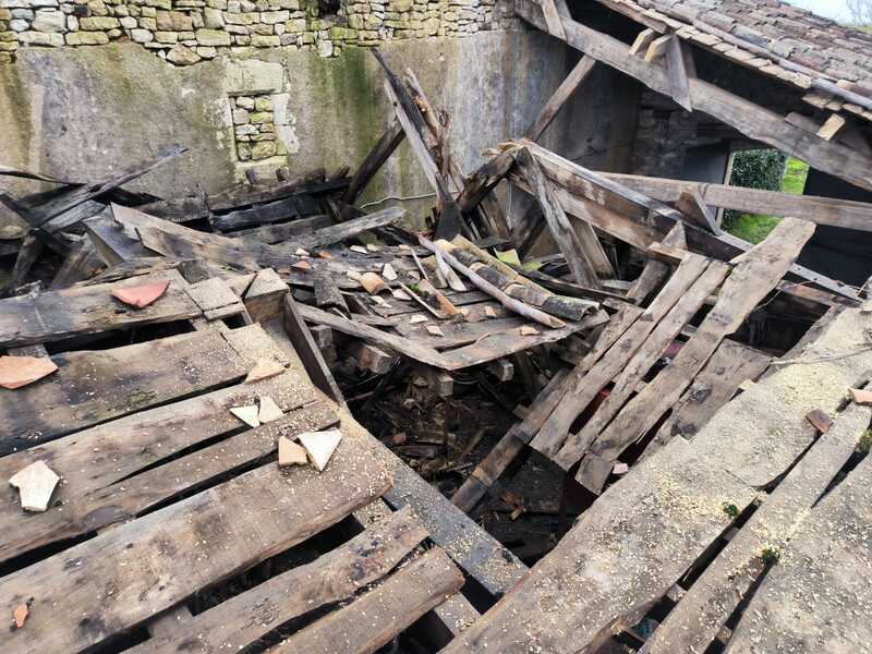Dépose d&rsquo;une vieille charpente a amerens – Gaillac